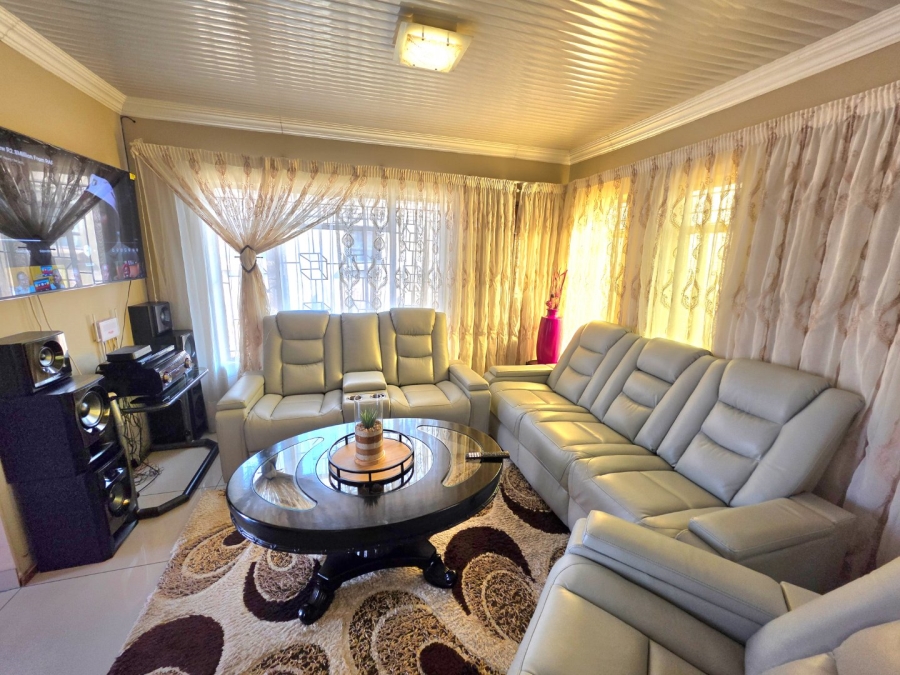 2 Bedroom Property for Sale in Bohlokong Free State